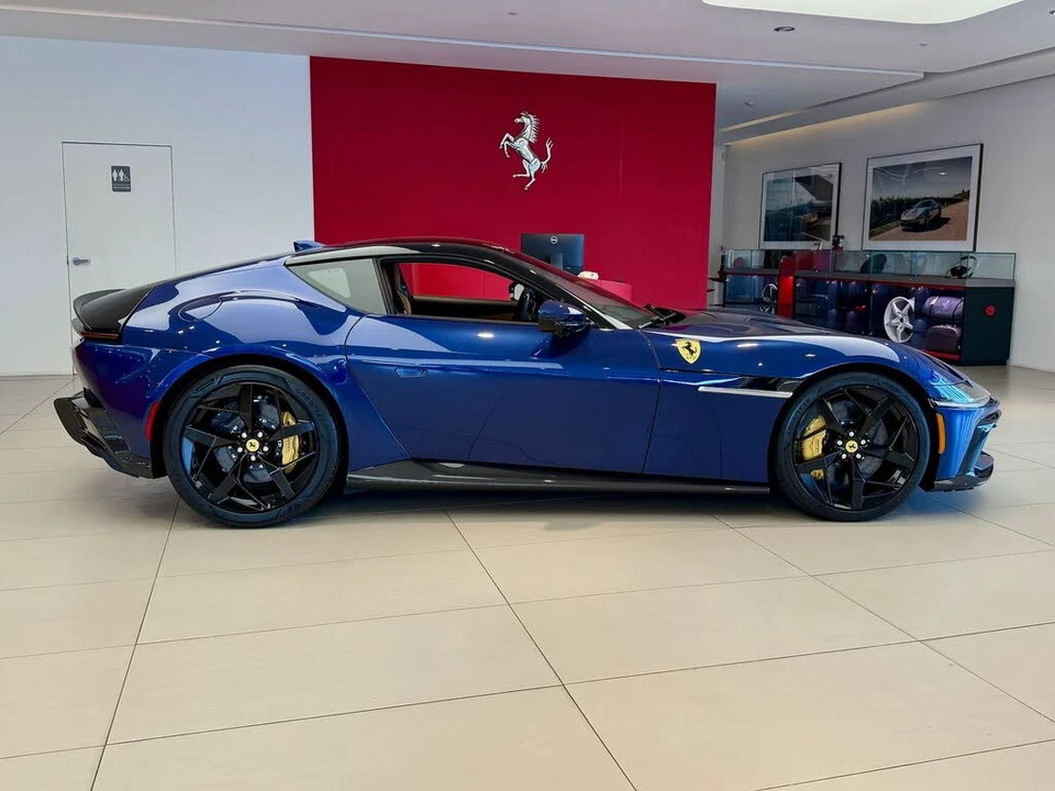 2025 Ferrari 12Cilindri - Image 6 of 23