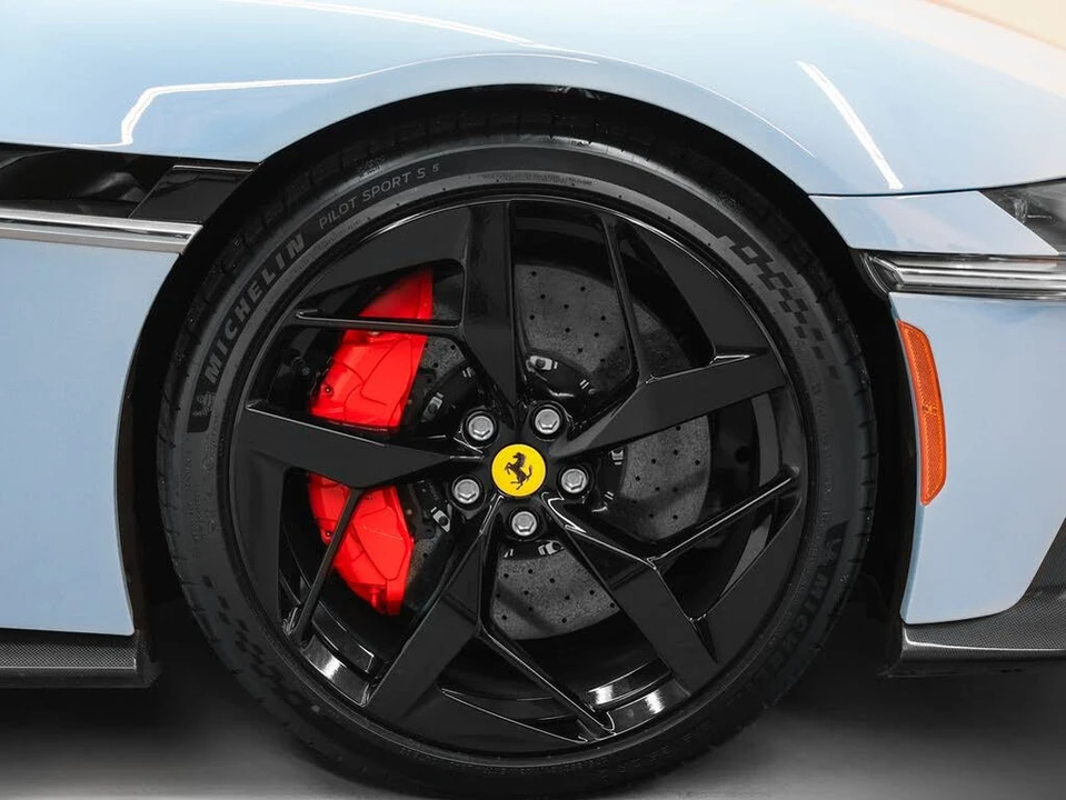 2025 Ferrari 12Cilindri - Image 15 of 31