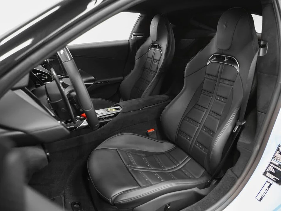 2025 Ferrari 12Cilindri - Image 3 of 31