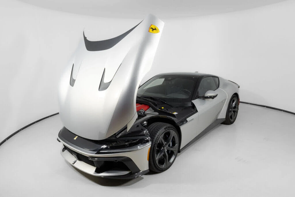 2025 Ferrari 12Cilindri - Image 23 of 31
