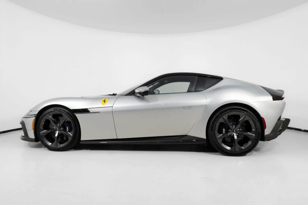 2025 Ferrari 12Cilindri - Image 3 of 31