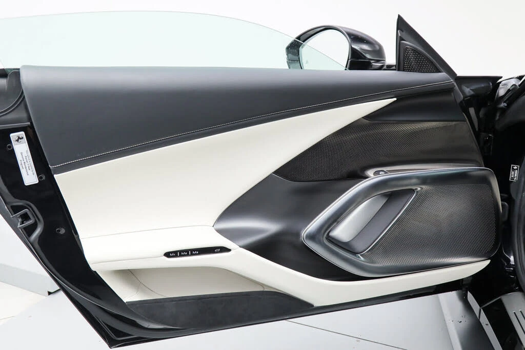 2025 Ferrari 12Cilindri - Image 26 of 31