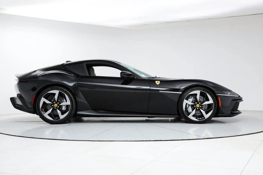 2025 Ferrari 12Cilindri - Image 9 of 31