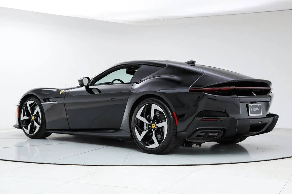 2025 Ferrari 12Cilindri - Image 4 of 31