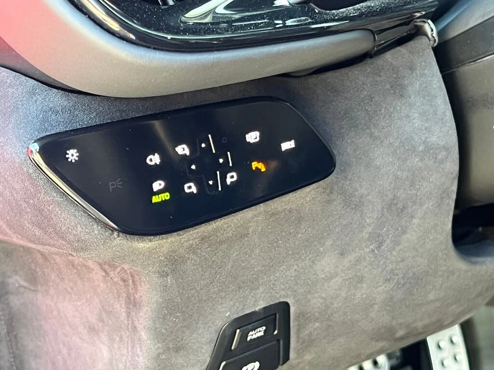 2025 Ferrari 12Cilindri - Image 27 of 31