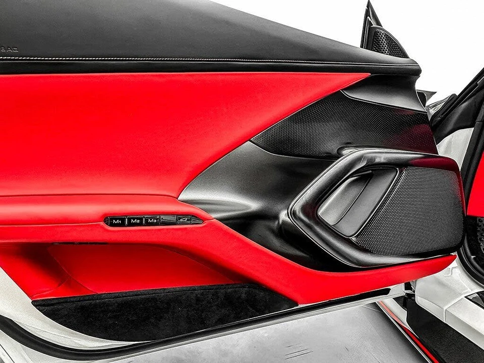 2025 Ferrari 12Cilindri - Image 17 of 31
