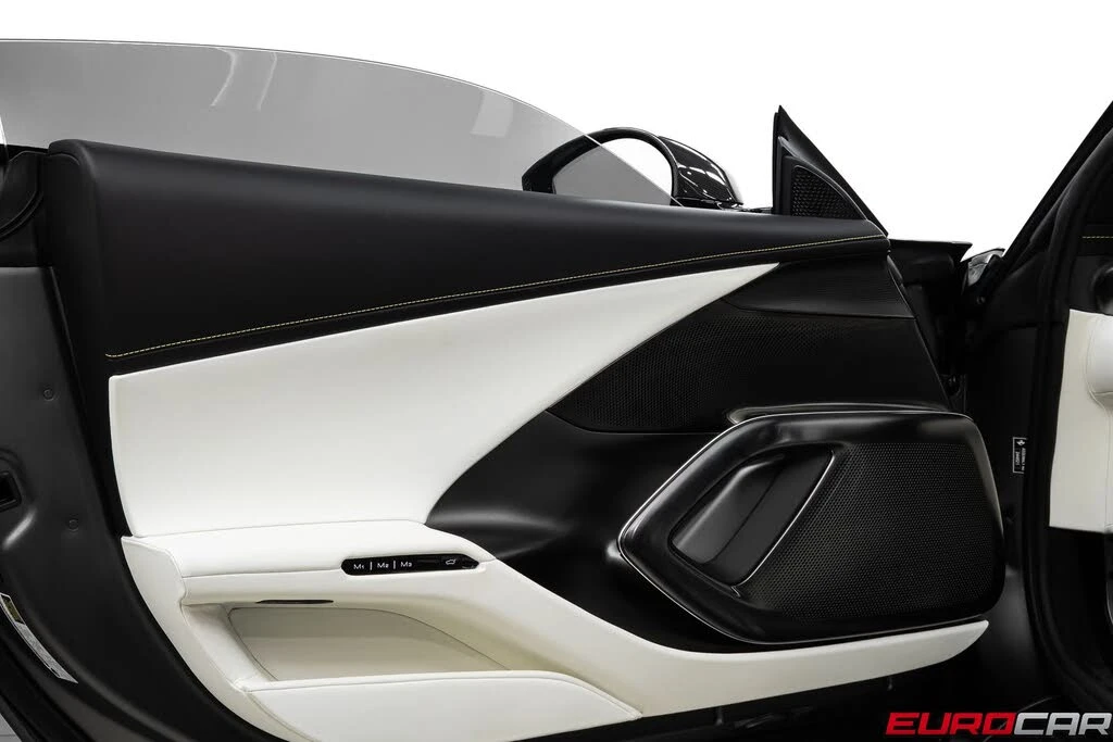 2025 Ferrari 12Cilindri - Image 31 of 31