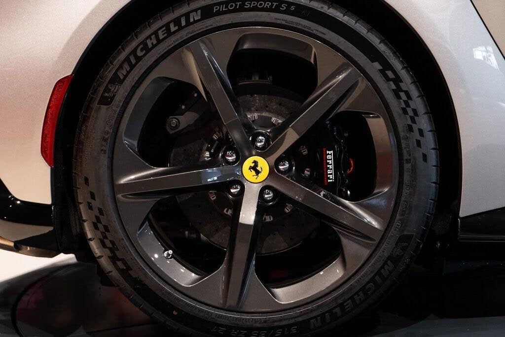 2025 Ferrari 12Cilindri - Image 15 of 31
