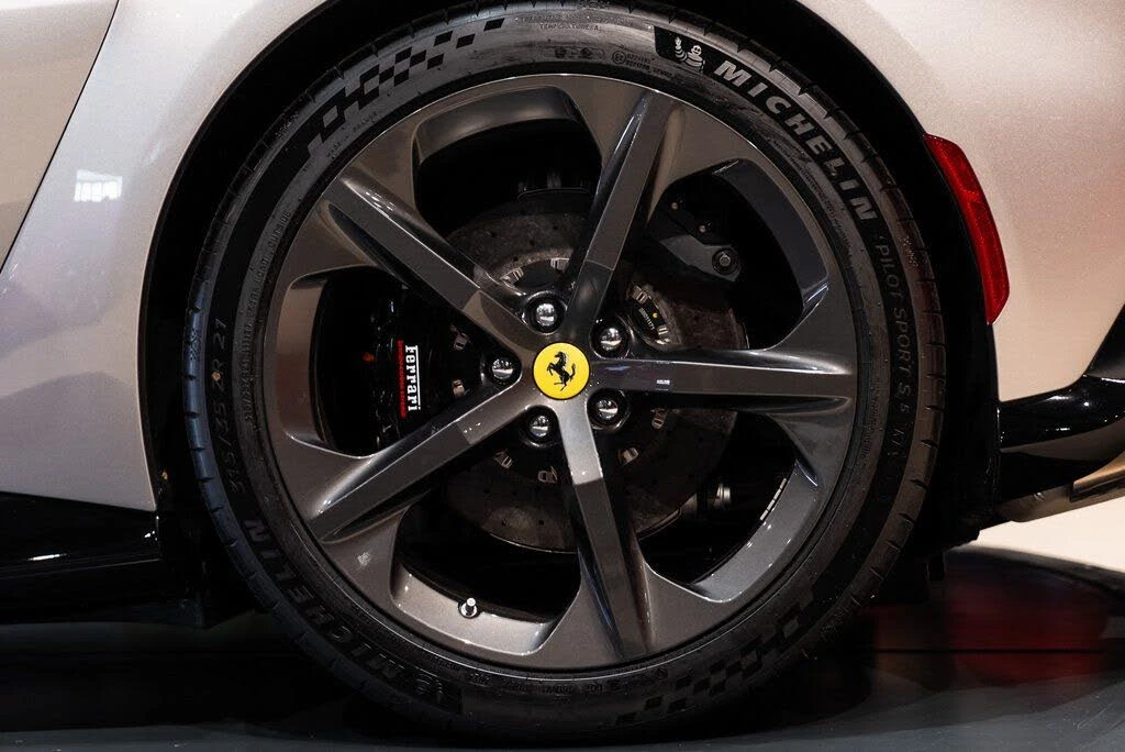 2025 Ferrari 12Cilindri - Image 14 of 31