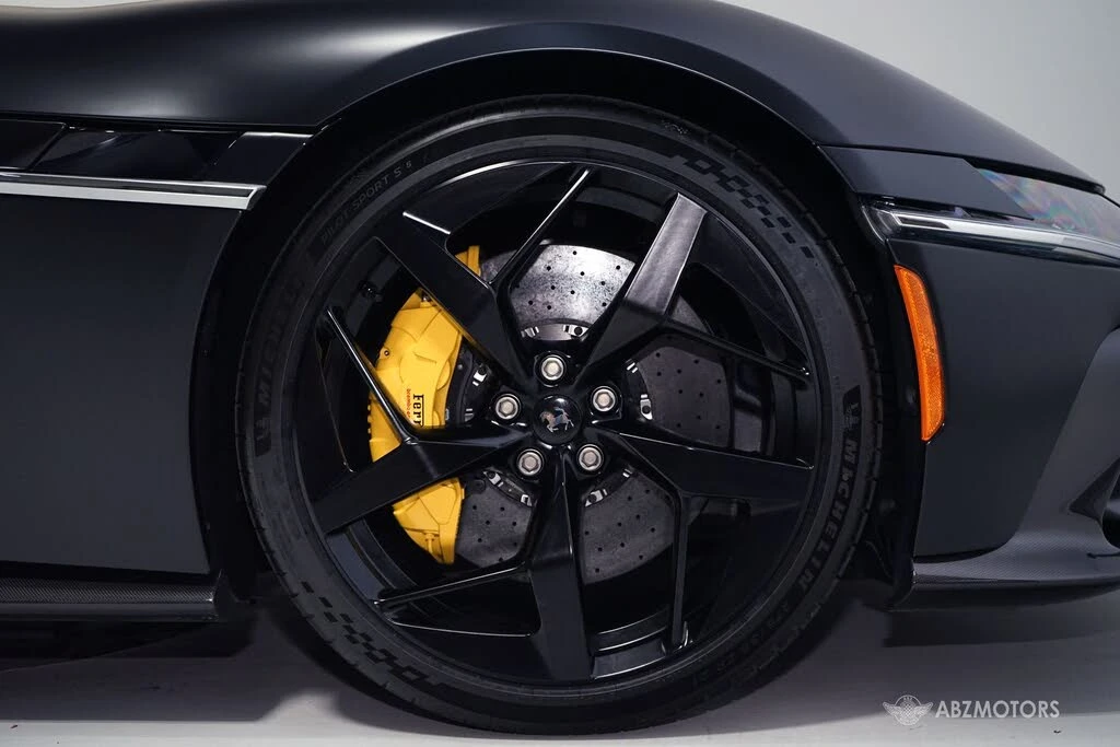 2025 Ferrari 12Cilindri - Image 15 of 31