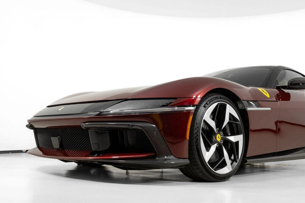 2025 Ferrari 12Cilindri - Image 14 of 31