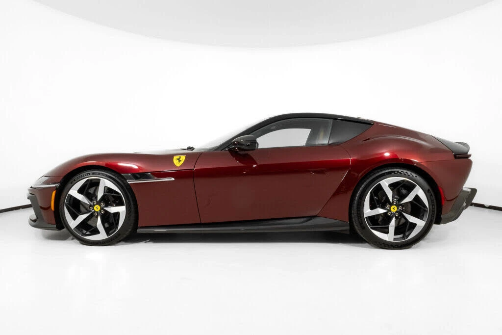 2025 Ferrari 12Cilindri - Image 3 of 31