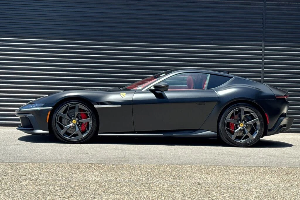 2025 Ferrari 12Cilindri - Image 2 of 31
