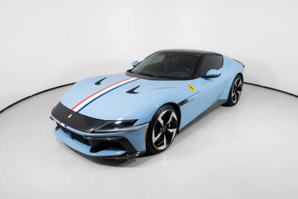 2025 Ferrari 12Cilindri - Image 2 of 31