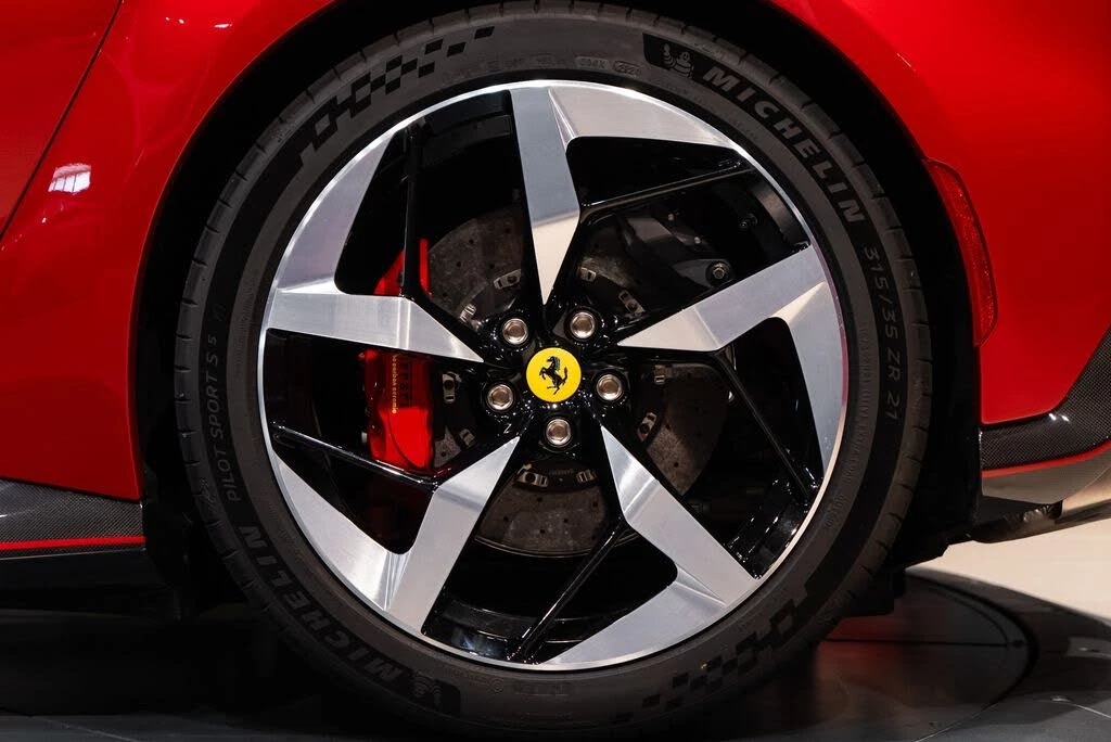 2025 Ferrari 12Cilindri - Image 12 of 31
