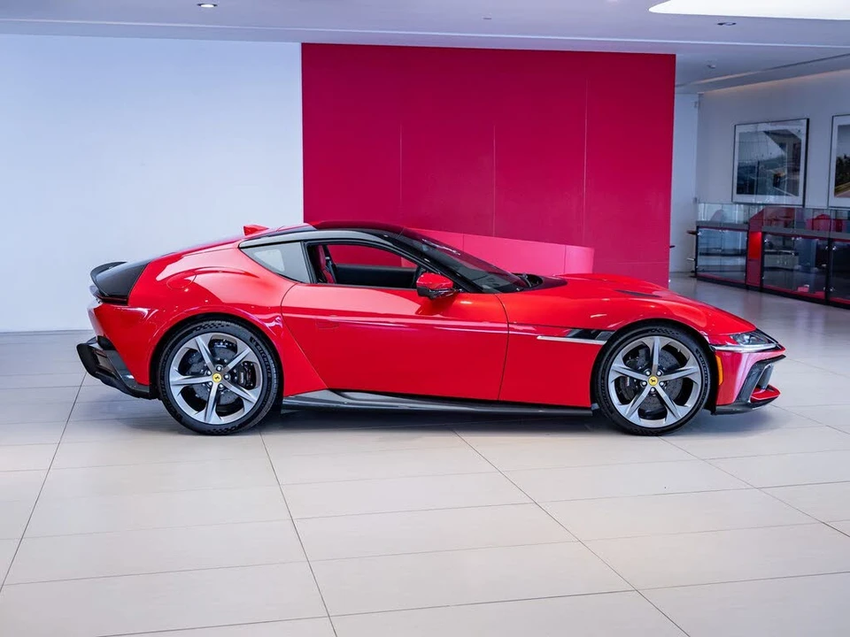 2025 Ferrari 12Cilindri - Image 7 of 26
