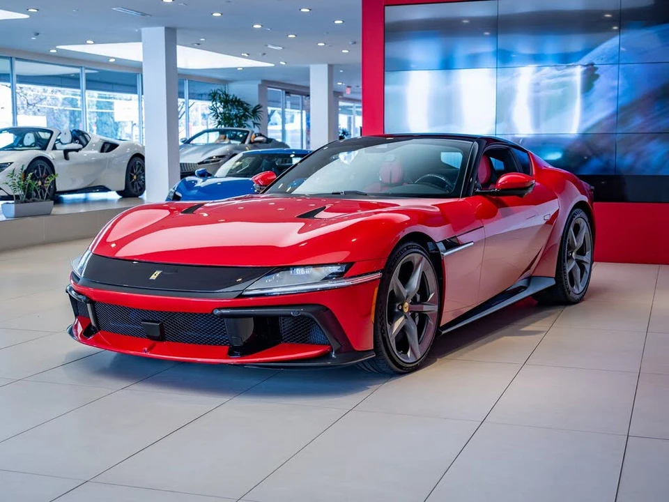 2025 Ferrari 12Cilindri - Image 4 of 26