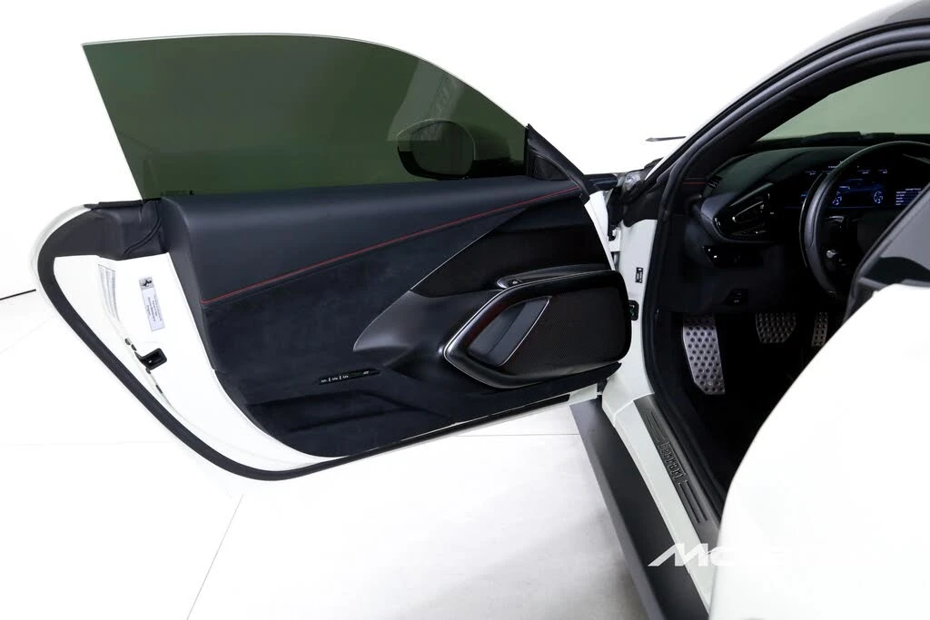 2025 Ferrari 12Cilindri - Image 10 of 31