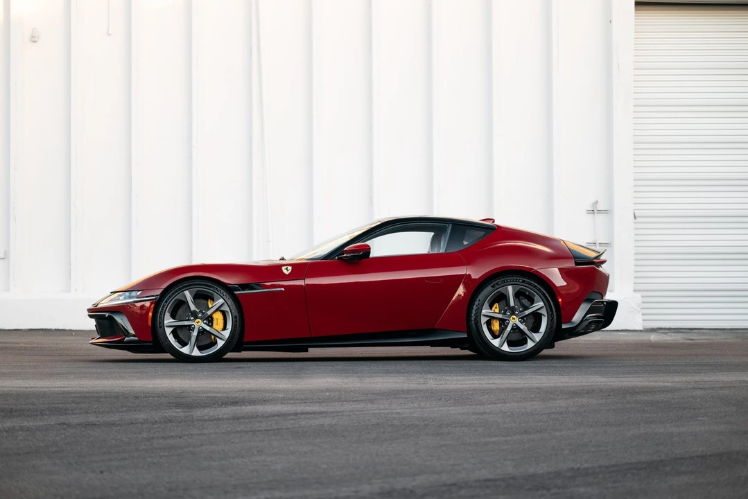 2025 Ferrari 12Cilindri - Image 13 of 31