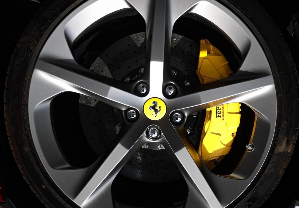 2025 Ferrari 12Cilindri - Image 13 of 31