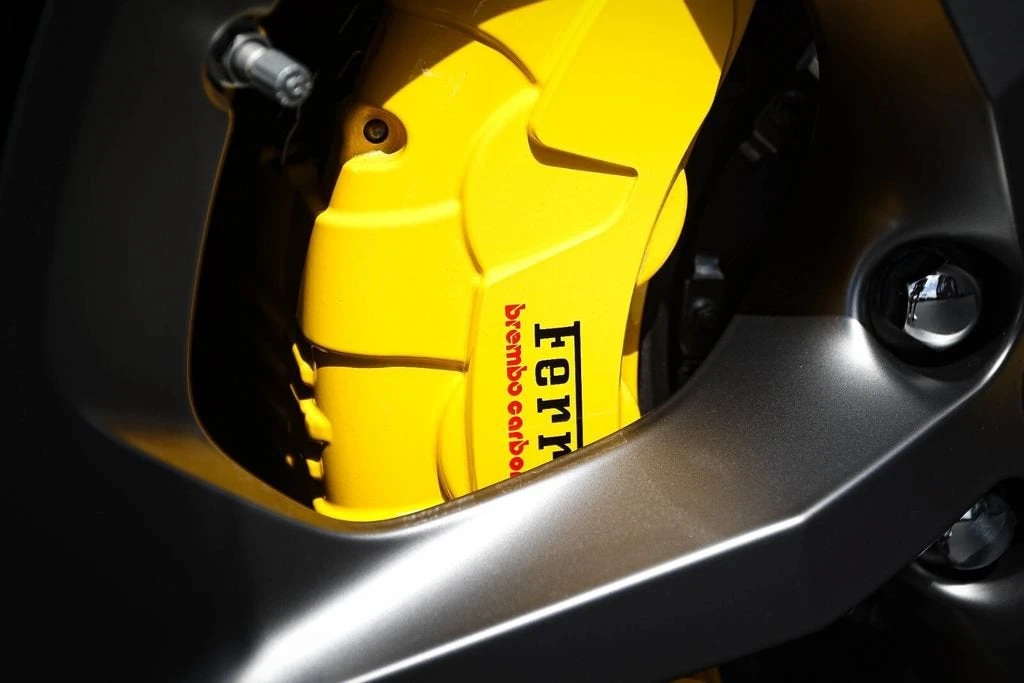 2025 Ferrari 12Cilindri - Image 15 of 31