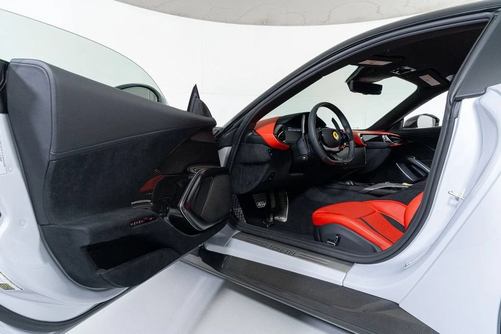 2025 Ferrari 12Cilindri - Image 22 of 31