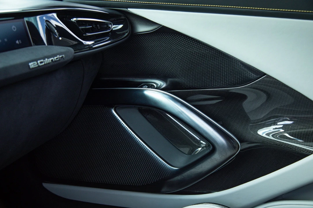2025 Ferrari 12Cilindri - Image 28 of 31