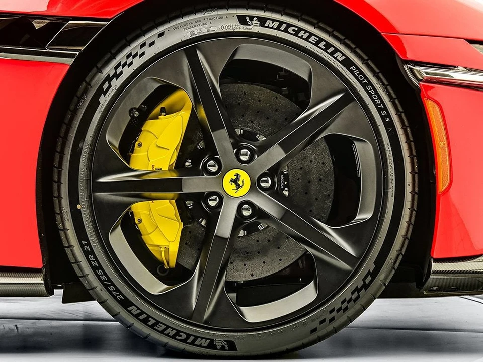 2025 Ferrari 12Cilindri - Image 23 of 31