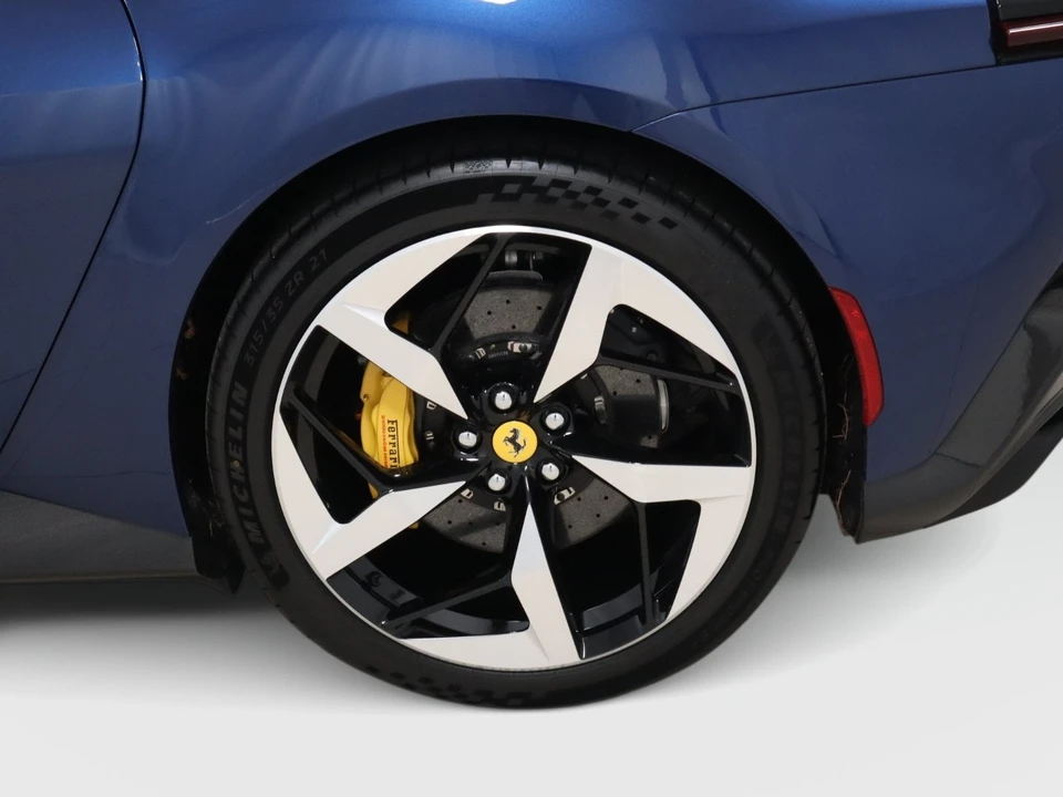 2025 Ferrari 12Cilindri - Image 11 of 31
