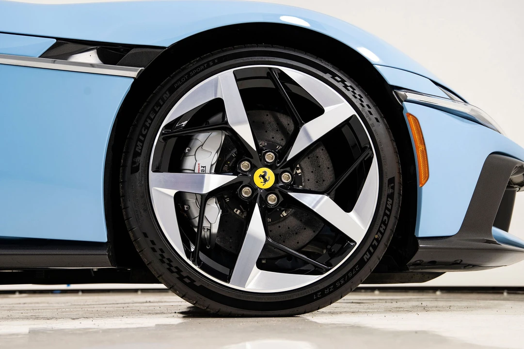 2025 Ferrari 12Cilindri - Image 22 of 31