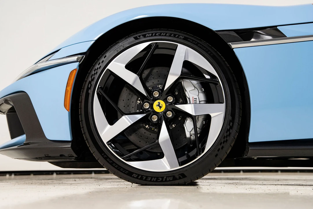 2025 Ferrari 12Cilindri - Image 19 of 31