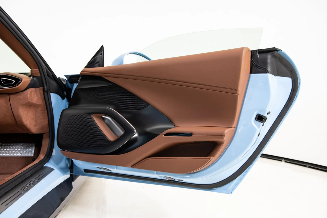 2025 Ferrari 12Cilindri - Image 24 of 31