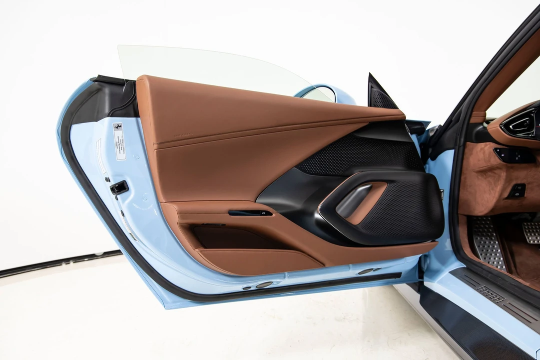 2025 Ferrari 12Cilindri - Image 23 of 31