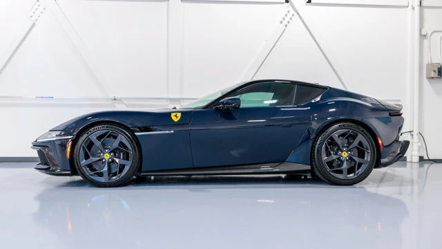 2025 Ferrari 12Cilindri - Image 13 of 15