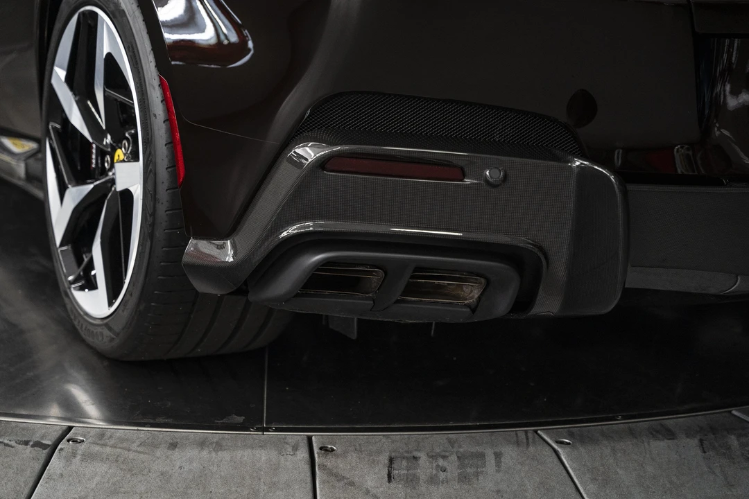 2025 Ferrari 12Cilindri - Image 16 of 31