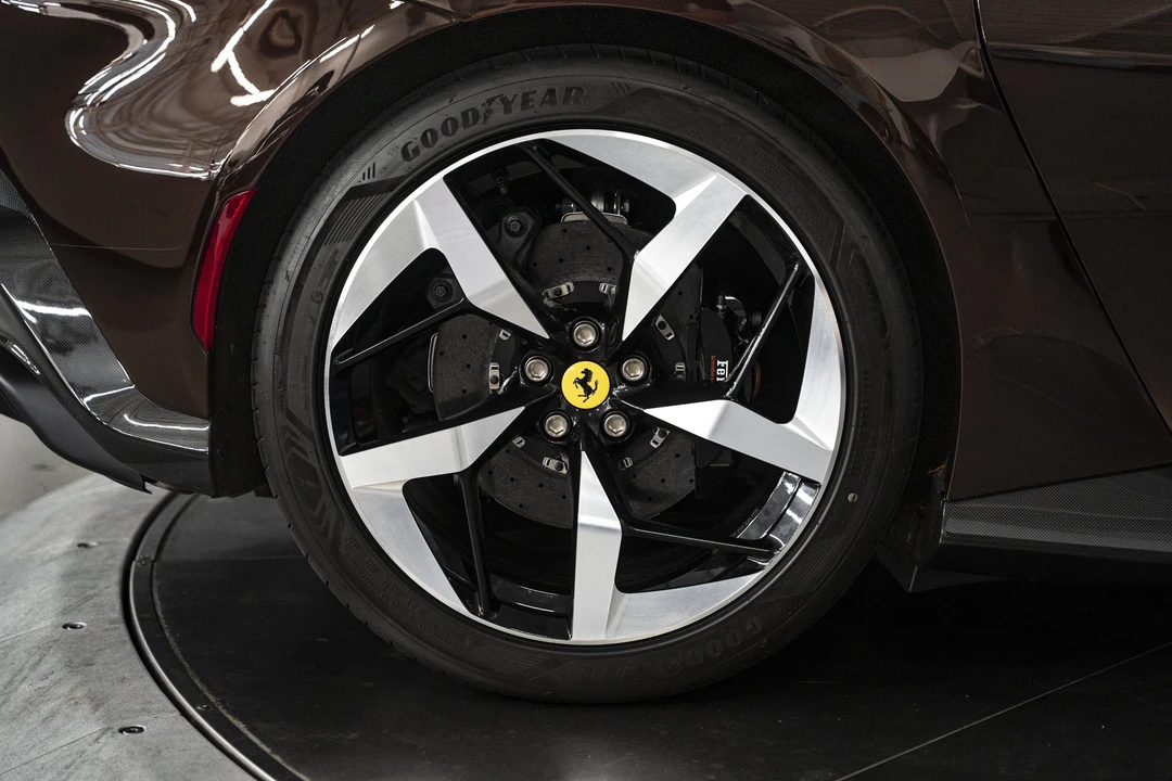 2025 Ferrari 12Cilindri - Image 17 of 31