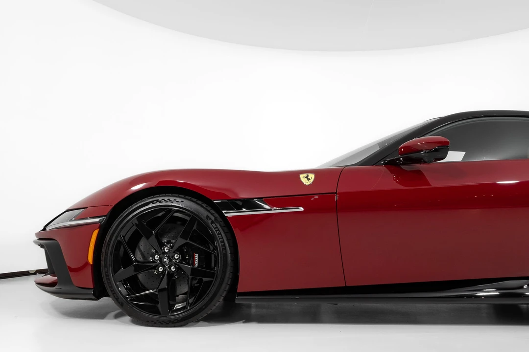 2025 Ferrari 12Cilindri - Image 16 of 31