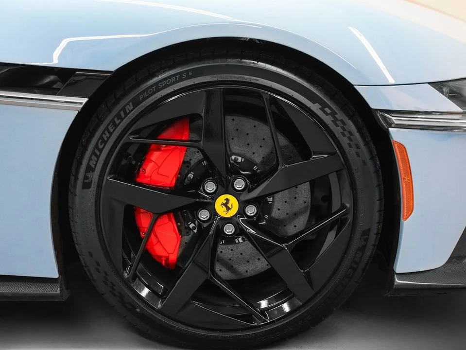 2025 Ferrari 12Cilindri - Image 15 of 31