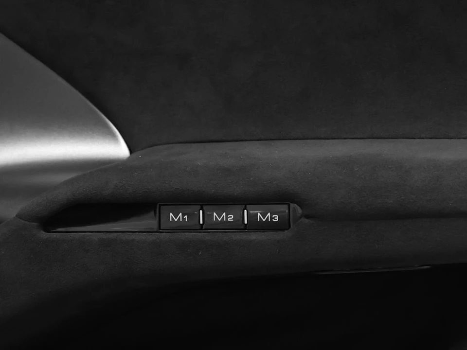 2025 Ferrari 12Cilindri - Image 28 of 31