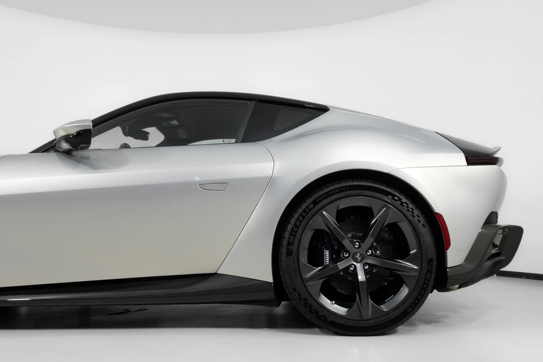 2025 Ferrari 12Cilindri - Image 14 of 31