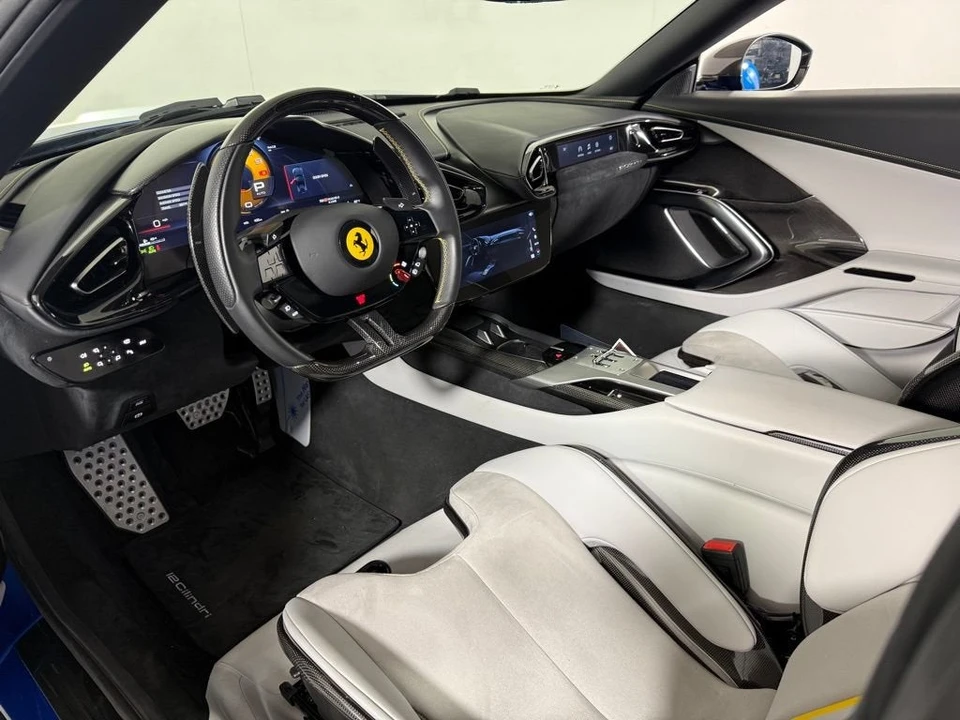 2025 Ferrari 12Cilindri - Image 5 of 10