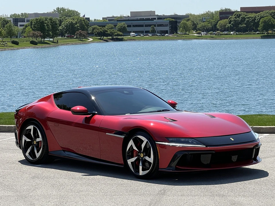 2025 Ferrari 12Cilindri - Image 3 of 31