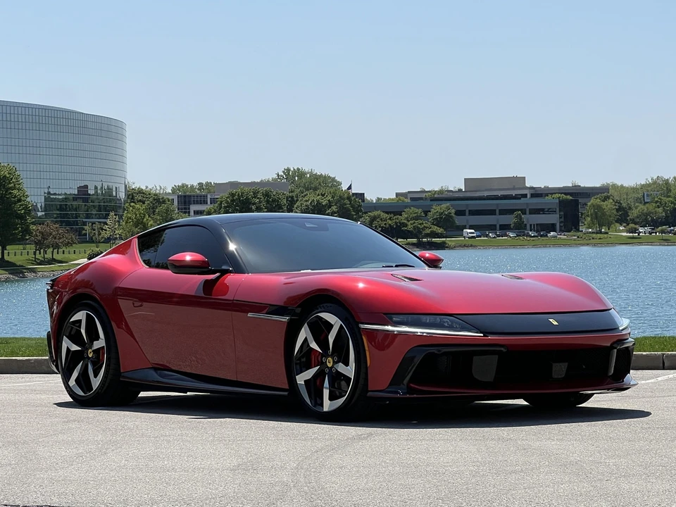 2025 Ferrari 12Cilindri - Image 4 of 31