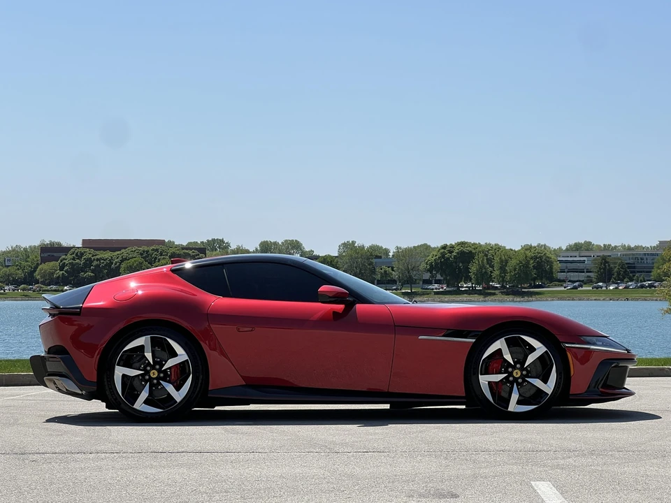 2025 Ferrari 12Cilindri - Image 5 of 31
