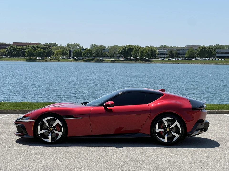 2025 Ferrari 12Cilindri - Image 16 of 31