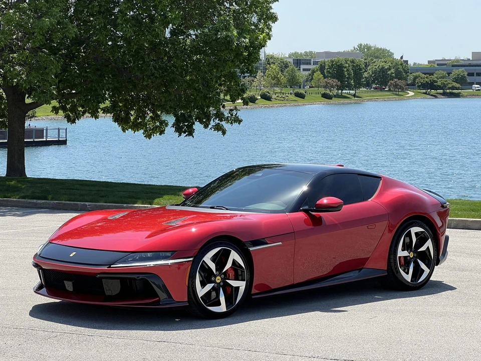2025 Ferrari 12Cilindri - Image 17 of 31