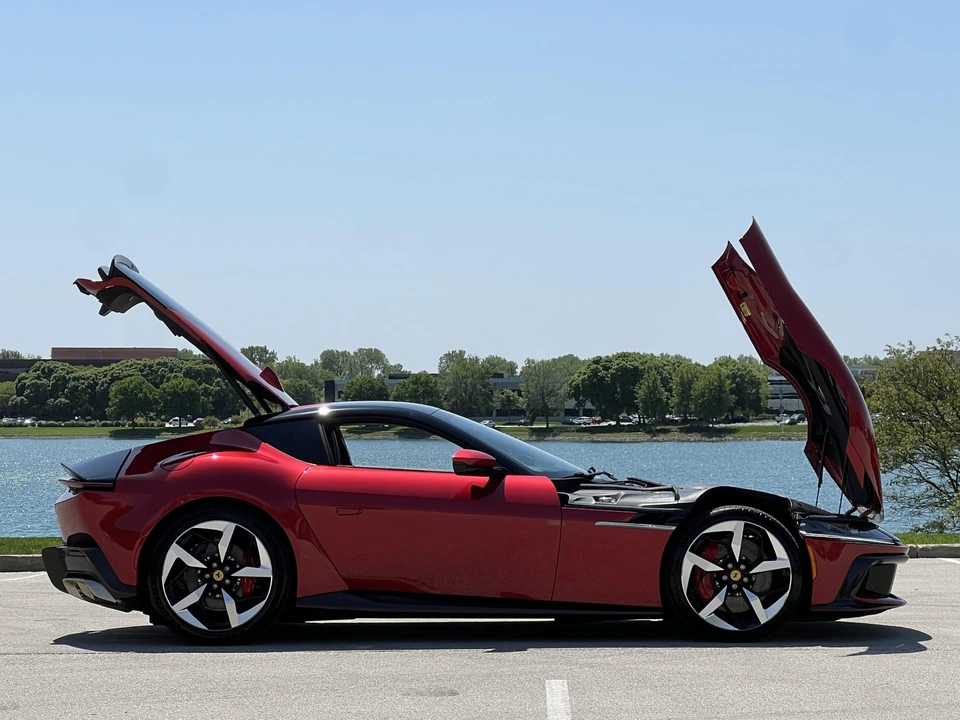 2025 Ferrari 12Cilindri - Image 23 of 31