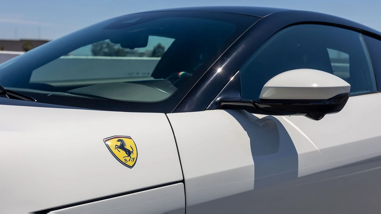 2025 Ferrari 12Cilindri - Image 27 of 31