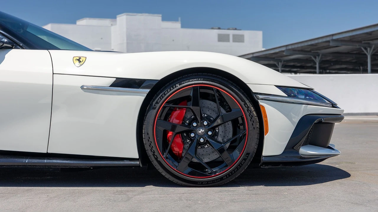2025 Ferrari 12Cilindri - Image 21 of 31