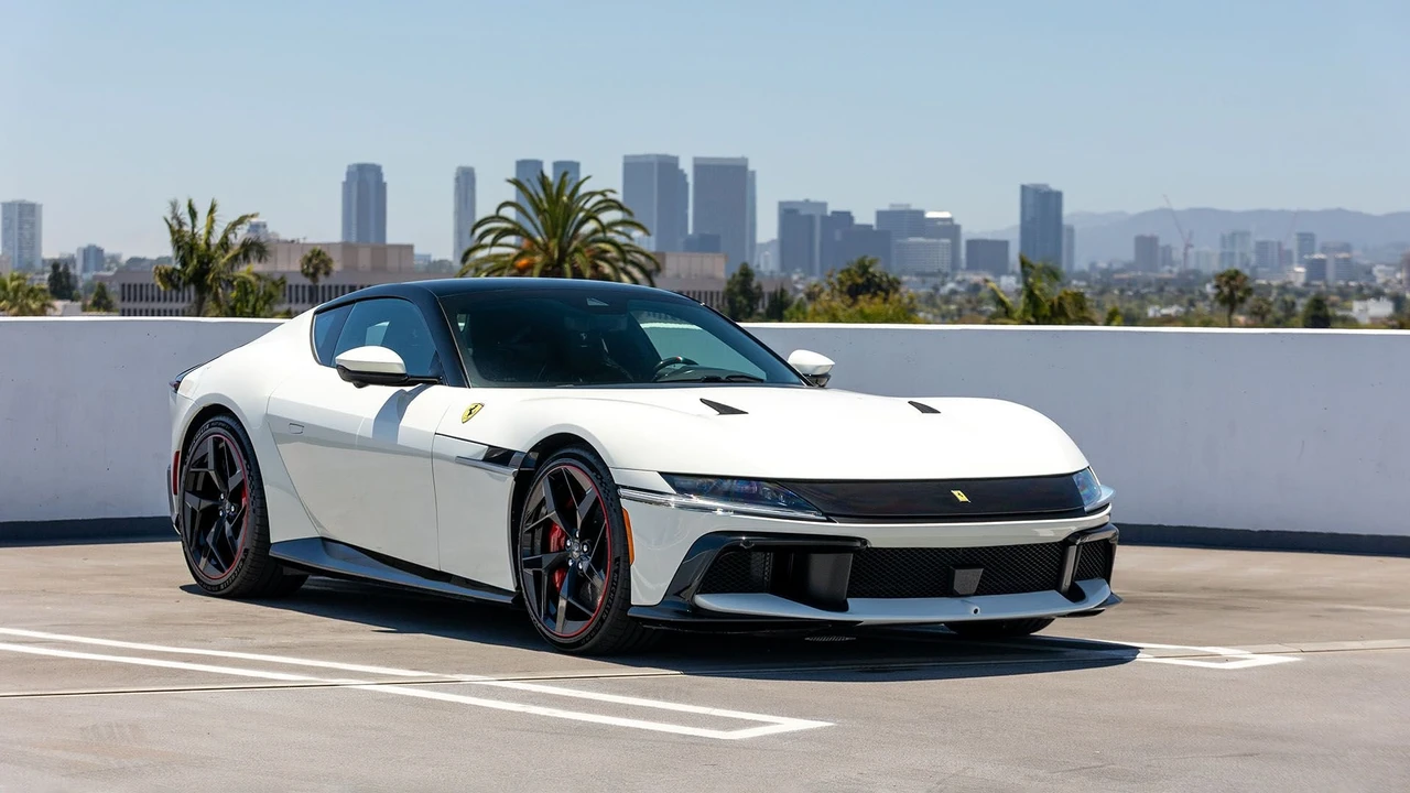 2025 Ferrari 12Cilindri - Image 7 of 31